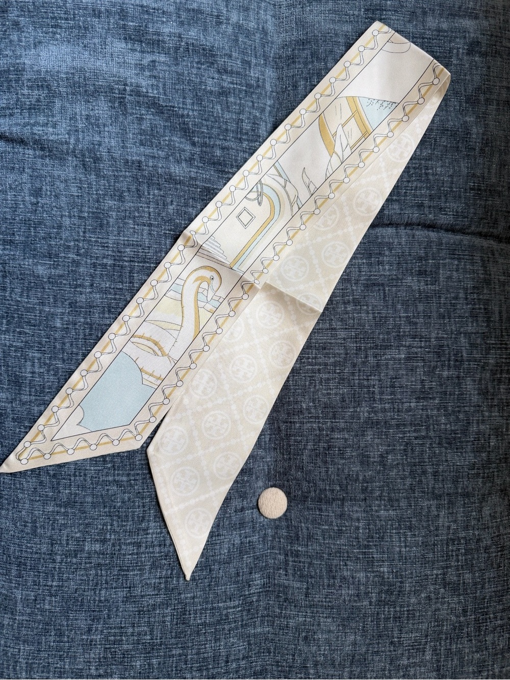 Tory Burch THE POOL RIBBON TIE - 100% silk - Picture 4 of 9